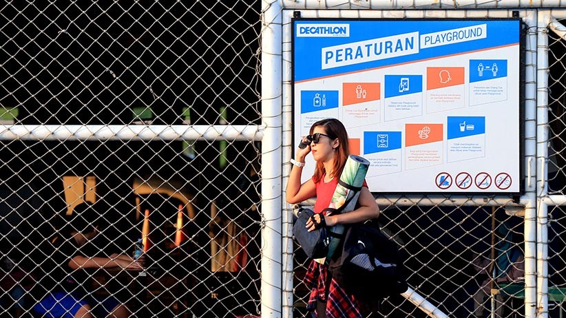 Potret Mama-Mama Muda Ikuti Pound Fit, Olahraga Penuh Hentakan dan Pukulan - Bagian 8