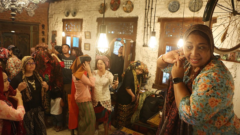 Mengenal Tengkuluk, Penutup Kepala Perempuan Indonesia - Bagian 3