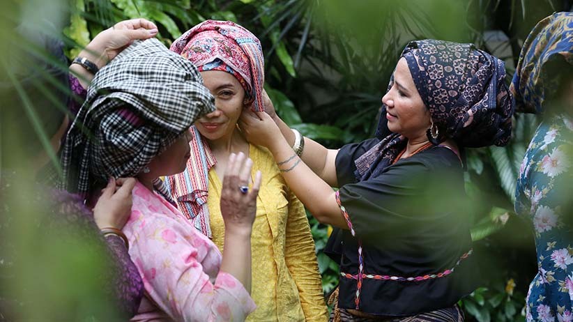 Mengenal Tengkuluk, Penutup Kepala Perempuan Indonesia - Bagian 1