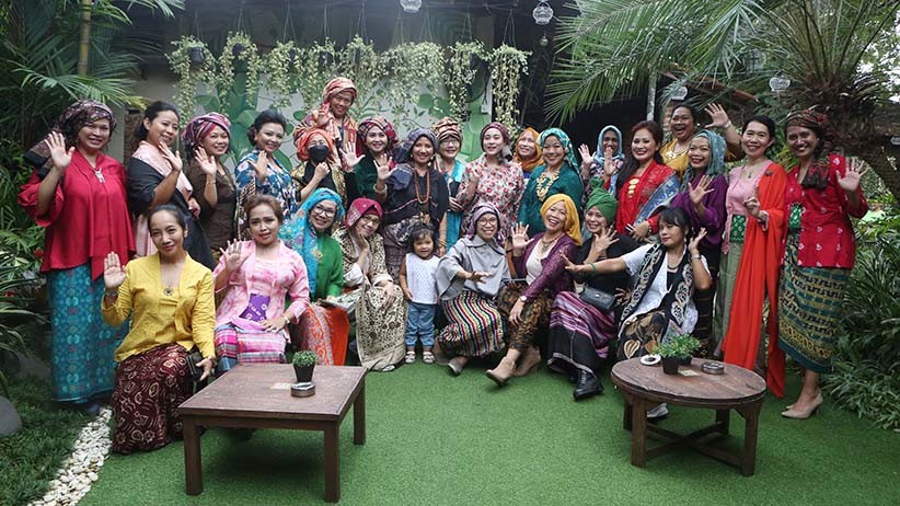 Mengenal Tengkuluk, Penutup Kepala Perempuan Indonesia - Bagian 4