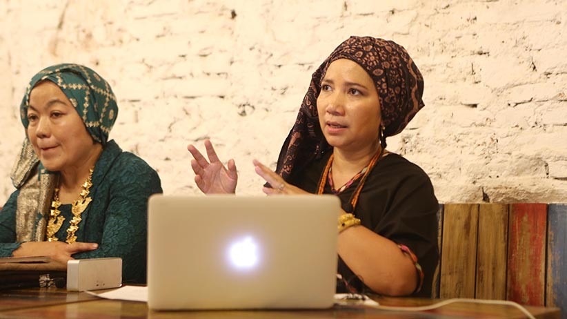 Mengenal Tengkuluk, Penutup Kepala Perempuan Indonesia - Bagian 5