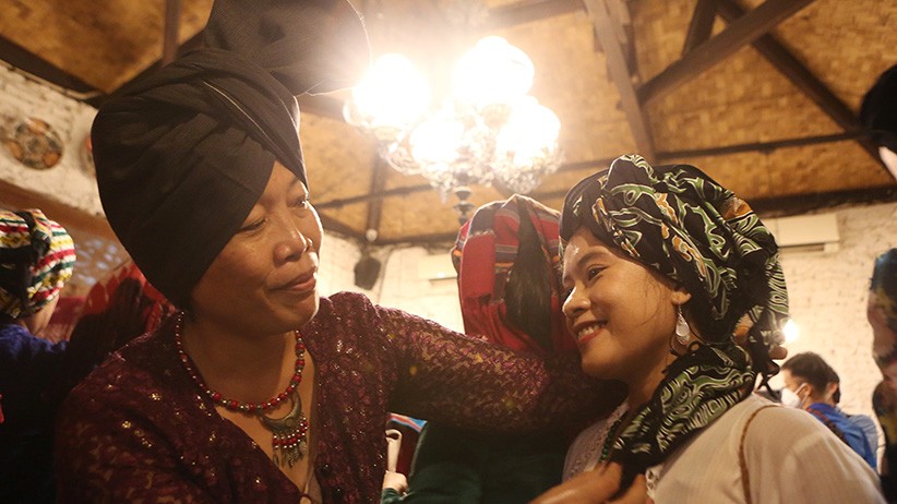 Mengenal Tengkuluk, Penutup Kepala Perempuan Indonesia - Bagian 2