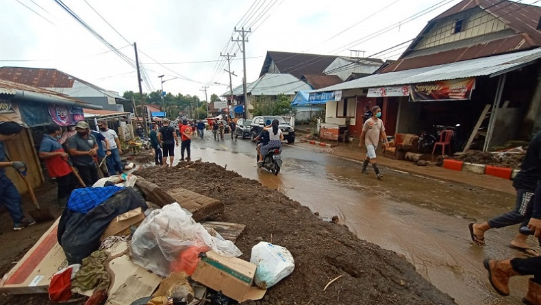 Disdukcapil Minahasa Tenggara Ganti Dokumen Kependudukan Korban Bencana Banjir Bandang 