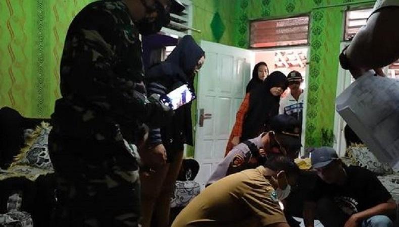 title Malu Kepergok Berduaan dengan Pria dalam Kamar, Janda Muda di Sukabumi Gantung Diri Malu Kepergok Berduaan dengan Pria dalam Kamar, Janda Muda di Sukabumi Gantung Diri