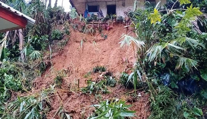 Takut Longsor Susulan, Warga Gunungghalu KBB Masih Bertahan di Tempat Pengungsian
