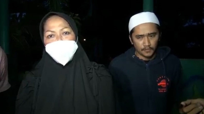 Mimin Ziarah ke Makam Korban, Buka Suara terkait Pembunuhan Ibu-Anak di Subang