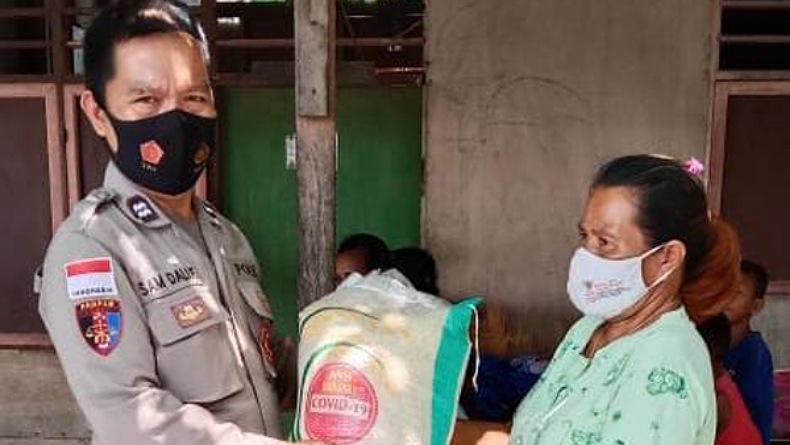 Bansos Sekretariat Presiden Disalurkan bagi Warga  Daerah Ujung Utara NKRI 