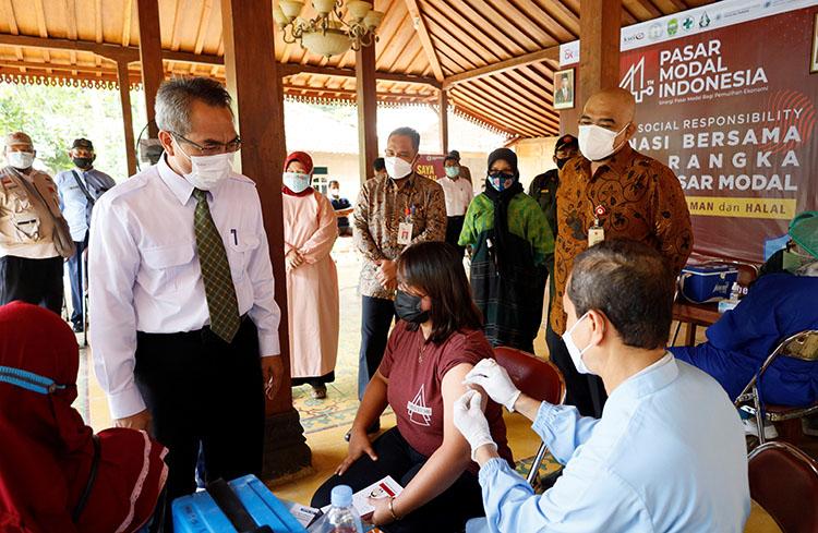 OJK Gelar Vaksinasi Covid-19 di Bantul Menyasar 4.000 Orang