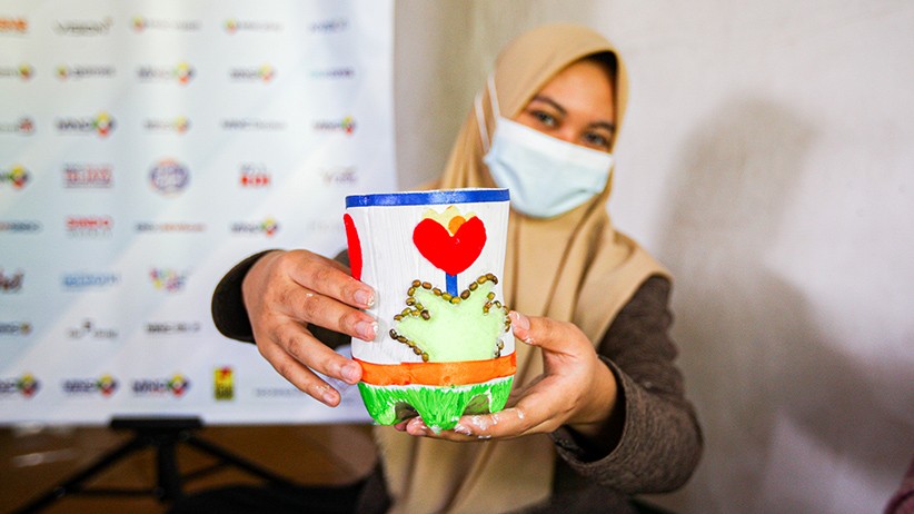 MNC Peduli dan MNC Sekuritas Dukung Warga Bantargebang Olah Sampah Plastik - Bagian 4