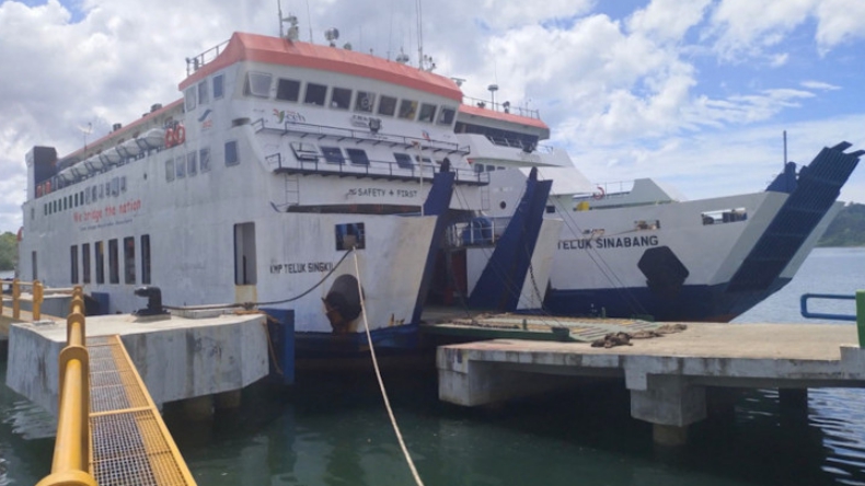Cuaca Buruk dan Gelombang Tinggi, Kapal Tujuan Meulaboh Batal Berangkat