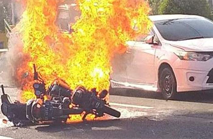 Jatuh Usai Senggolan, 2 Motor di Wirobrajan Yogyakarta Terbakar