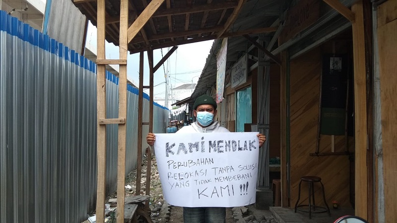 Akses Pembeli Ditutup Pagar Proyek, Pedagang Pasar Besar Ngawi Protes 