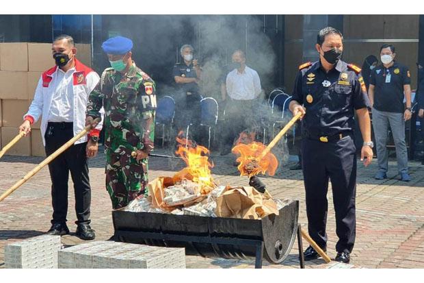  Bea Cukai Jogja Musnahkan Jutaan Batang Rokok Ilegal Senilai Rp1,765 Miliar