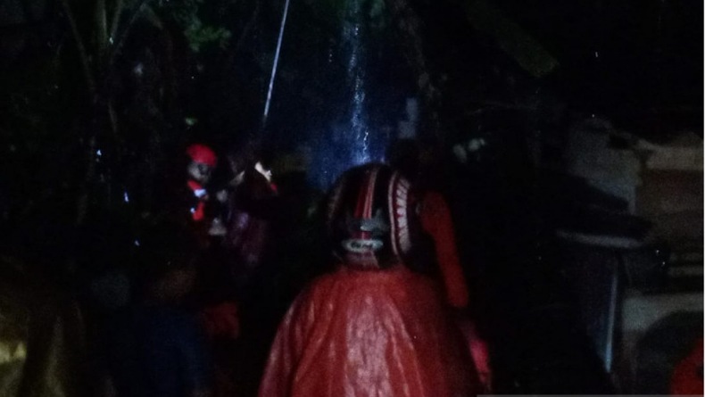 7 Anak di Padang Terjebak Sungai Meluap, Basarnas Upayakan Evakuasi