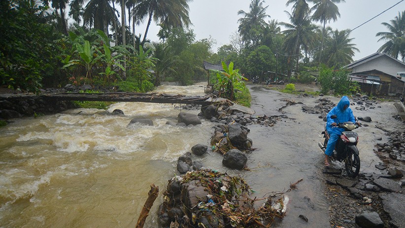 Banjir Bandang Terjang Kabupaten Padangpariaman - Bagian 2