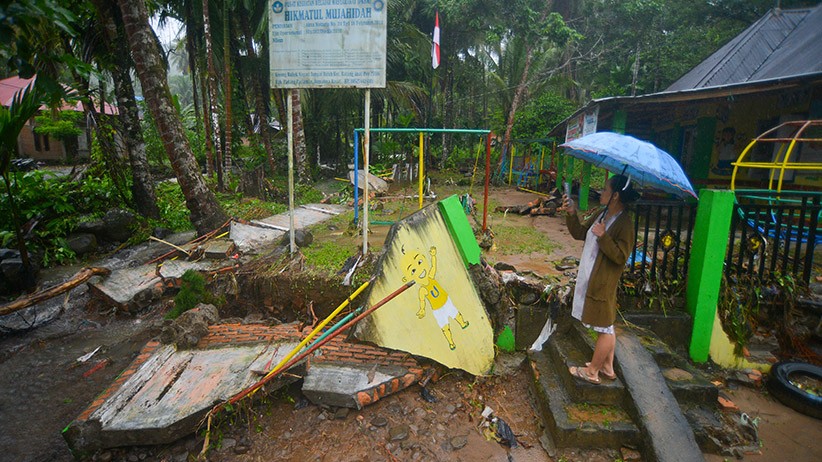 Banjir Bandang Terjang Kabupaten Padangpariaman - Bagian 4