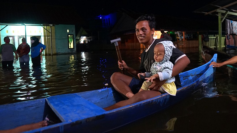Danau Limboto Gorontalo Meluap, Ratusan Rumah Terendam Banjir - Bagian 2