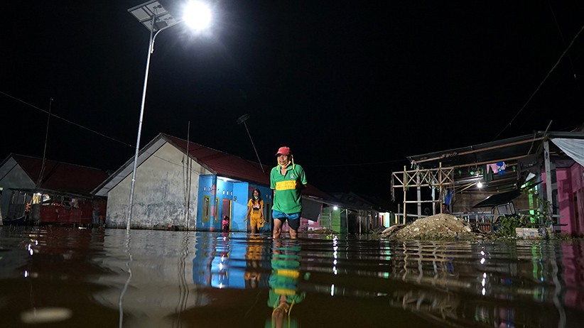 Danau Limboto Gorontalo Meluap, Ratusan Rumah Terendam Banjir - Bagian 3