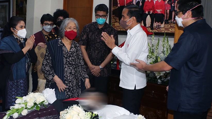 Presiden Jokowi Melayat ke Rumah Duka Sabam Sirait - Bagian 2
