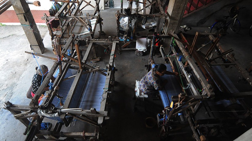 Kerajinan Kain Lurik Klaten Dijual Rp75.000 per Meter - Bagian 2