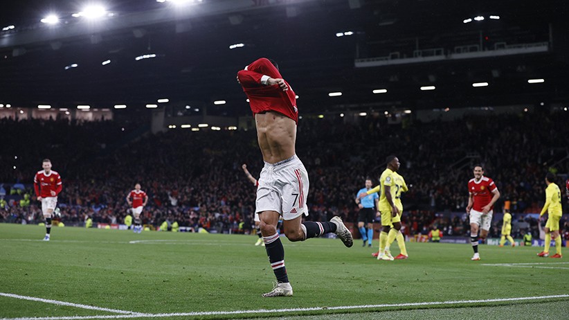 Momen Cristiano Ronaldo Pamer Otot usai Cetak Gol Injury Time - Bagian 3