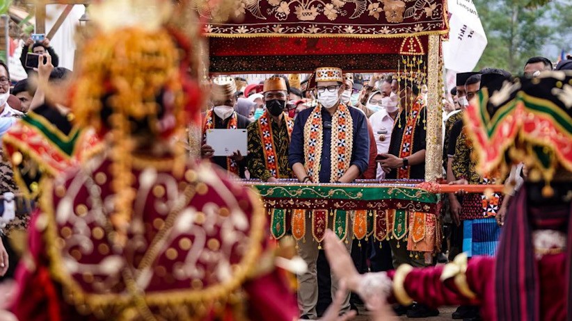 Menteri Pertama Kunjungi Desa Rigis Jaya Lampung, Sandiaga Uno Disambut Antusias Warga - Bagian 3
