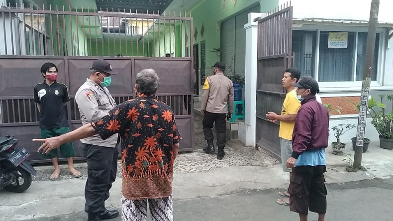 Istri Bawa 2 Anak Histeris Gerebek Suaminya Selingkuh dalam Rumah Kos Pria di Jember 
