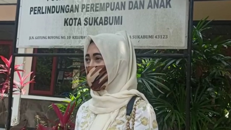 title Balita yang Dianiaya Teman Dekat, Ibu Korban Ngadu ke P2TP2A Kota Sukabumi Balita yang Dianiaya Teman Dekat, Ibu Korban Ngadu ke P2TP2A Kota Sukabumi