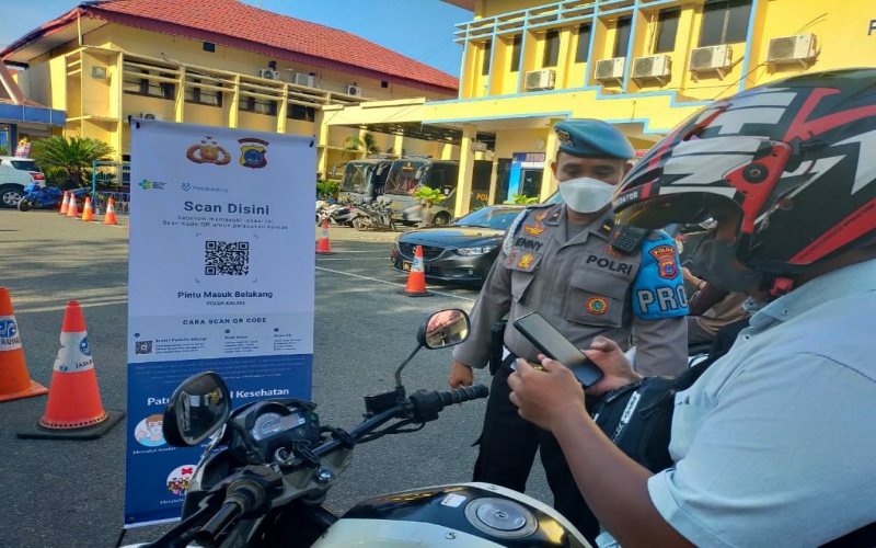 Mapolda Kalsel Terapkan Aplikasi PeduliLindungi bagi Setiap Pengunjung