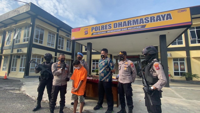 Simpan 3 Senpi Rakitan dan Puluhan Peluru, Pria di Dharmasraya Diciduk Polisi