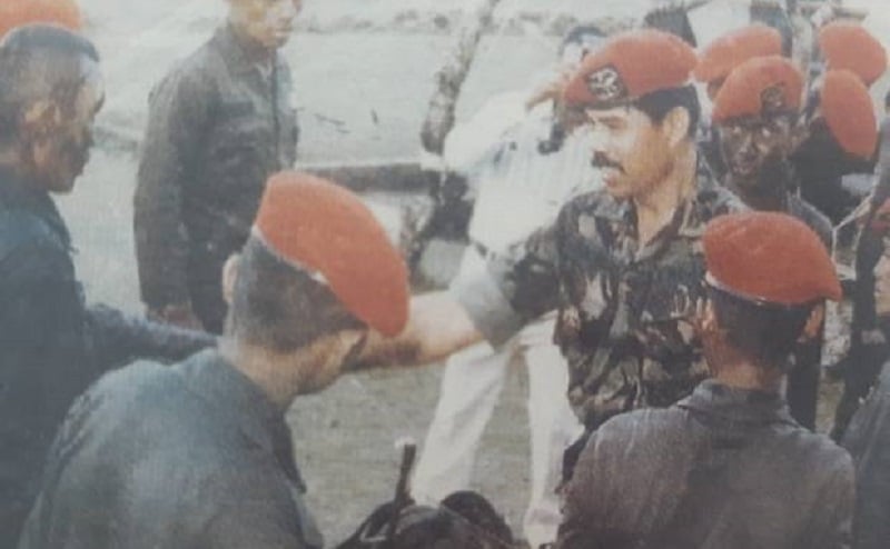    Kisah Sintong Panjaitan Tak Bisa Matikan Tape Recorder saat Serbu PKI di Gedung RRI