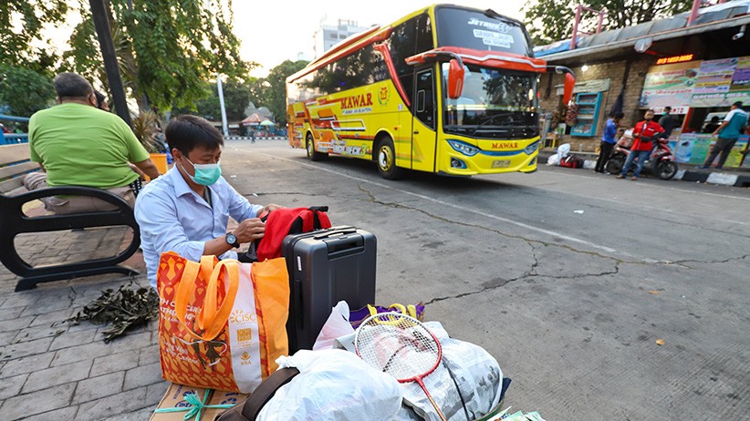 Bus AKAP Masih Sepi Penumpang - Bagian 1