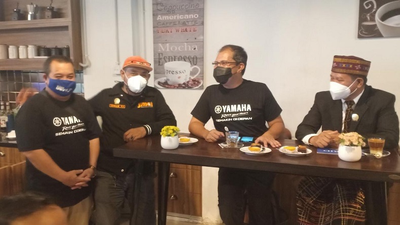 Hari Kopi Sedunia, Wali Kota Danny Pomanto Nongkrong di Kafe