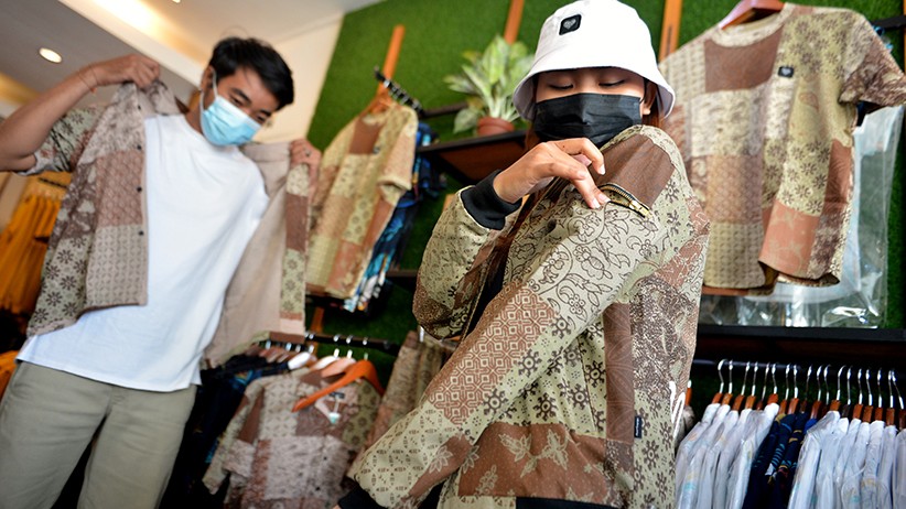 Produksi Batik Kekinian Bernuansa Kasual - Bagian 1