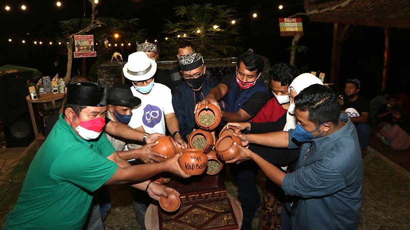 Menyatukan Biji Kopi dari 11 Perkebunan Berbeda - Bagian 1