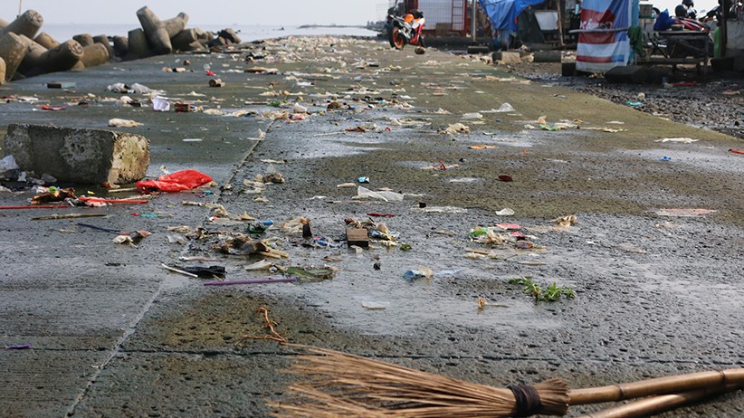Pencemaran Lingkungan di Pesisir Utara Jakarta - Bagian 3