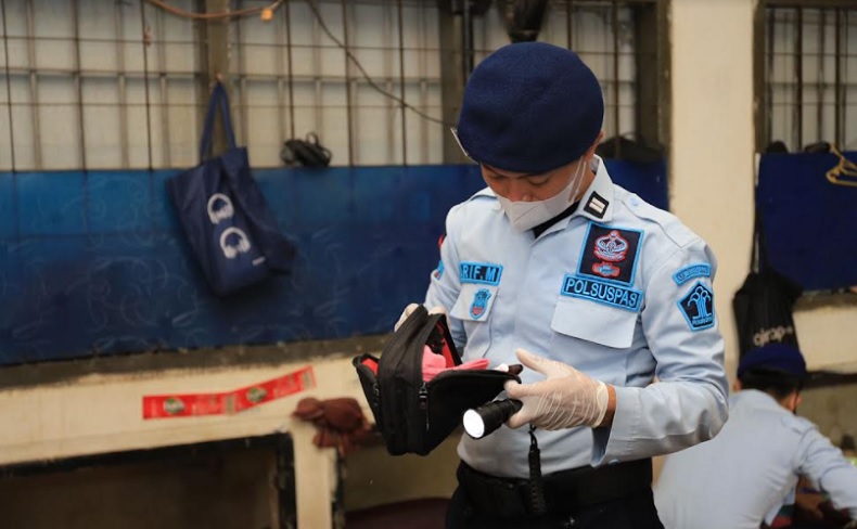 Geledah Rutan Medaeng, Petugas Temukan Buku untuk Simpan Handphone