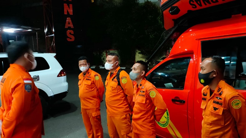 title Perahu Sampan Ditumpangi Siswa SMP Terbalik di Waduk Cirata Perahu Sampan Ditumpangi Siswa SMP Terbalik di Waduk Cirata