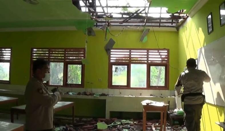 Diduga akibat Pembakaran Sampah, 3 Ruang SMP di Kaliwungu Kendal  Ludes Terbakar