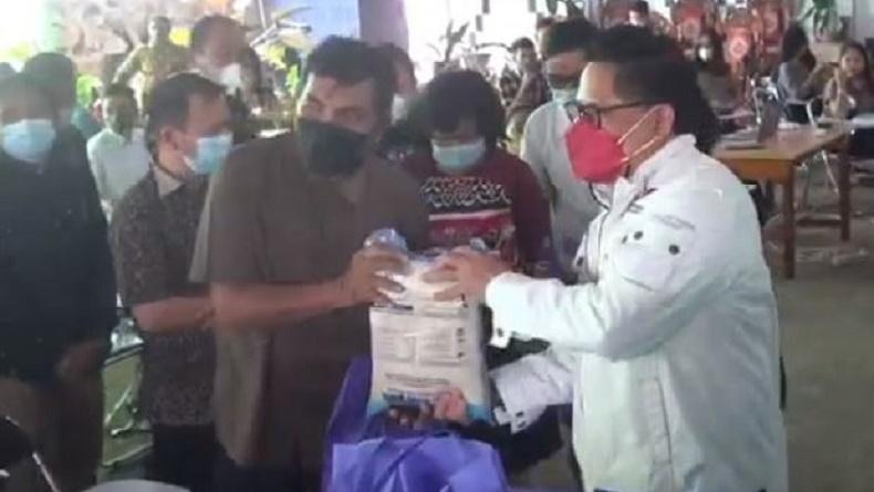 Ketum Gerkindo Isi Kuliah Umum dan Salurkan Sembako di STT Filadelfia Langowan