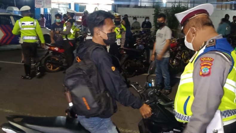 Operasi Patuh Malam Minggu, Satlantas Polres Bitung Tilang Puluhan Pelanggar Lalu Lintas 