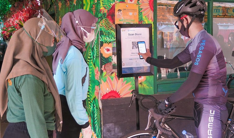 2.000 Pengunjung Serbu Kebun Binatang Surabaya di Hari Pertama Buka 