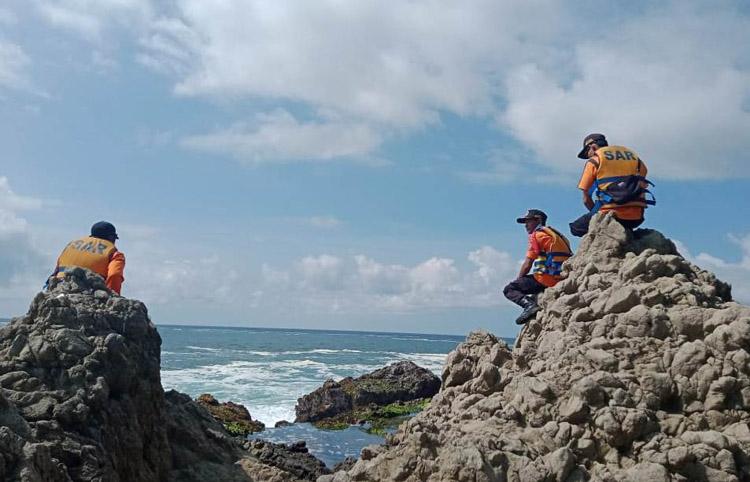 Polisi Hilang di Pantai Wediombo Gunungkidul usai Jatuh ke Laut saat Mancing