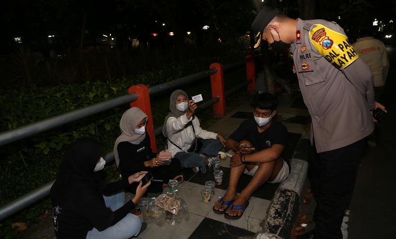 Denda Puluhan Ribu Pelanggar Prokes di Surabaya Capai Rp3,7 Miliar