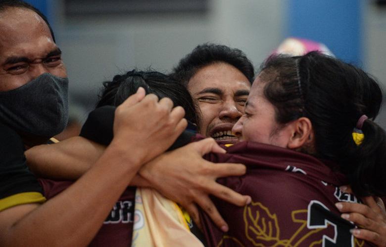 title Momen Haru Tim Sepak Takraw Putri Jateng Rebut Emas usai Kalahkan Jabar di PON Papua Momen Haru Tim Sepak Takraw Putri Jateng Rebut Emas usai Kalahkan Jabar di PON Papua
