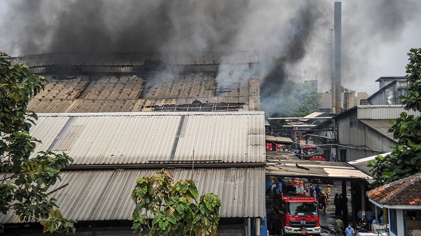 Pabrik Tekstil di Bandung Ludes Terbakar - Bagian 3