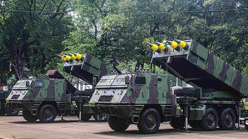 TNI Pamer Alutsista di Depan Istana Merdeka, Ada Anoa hingga RM 70 Vampire - Bagian 1