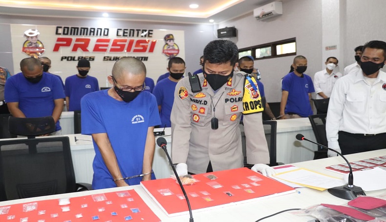 Diduga Edarkan Ganja, Oknum Guru PNS di Sukabumi Ditangkap Polisi 