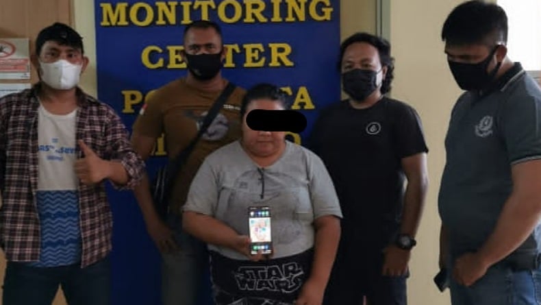 Seorang Wanita Ditangkap Polisi saat Transaksi Judi Togel di Manado