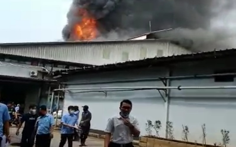 Ini Kronologi Kebakaran Pabrik Tekstil di Bandung Kulon, Api Muncul di Bagian Produksi